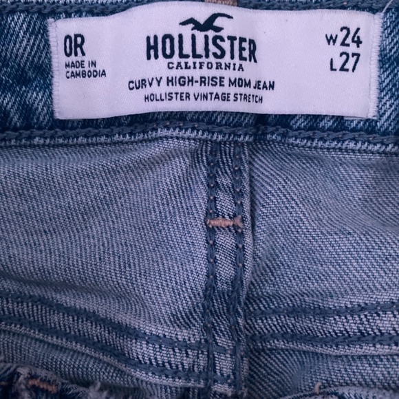 Hollister Curvy High Rise Mom Jeans - Picture 2 of 2
